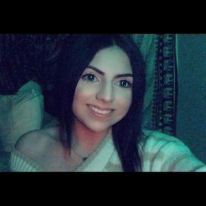 Meet your Posher, Anyssa